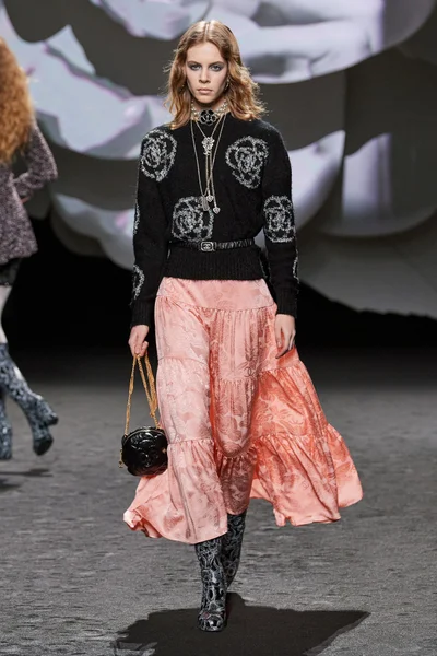 Look 32